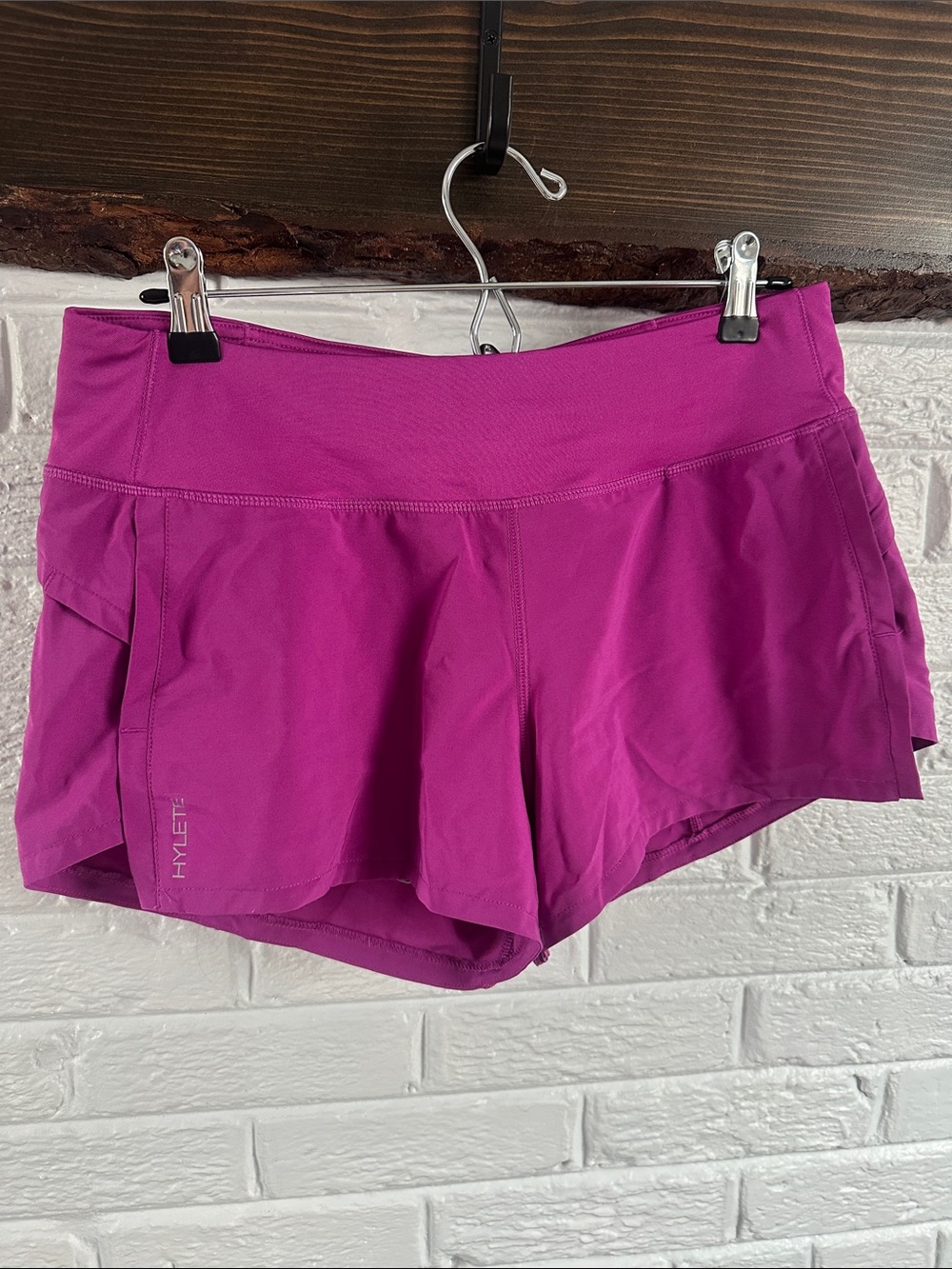 EUC Hylete Versa Short - pink